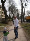 spacerek z siostrzeńcem:)