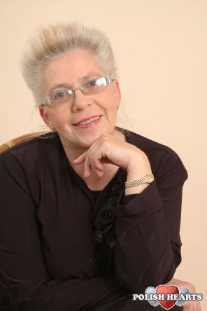 Mam 61 lat, jestem z pod znaku RAK , lubię dom, gotować, czytać, chodzic na spacery. Lubię kino, teatr i operę.