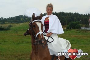 Jaka jestem- uczuciowa,wrażliwa,z poczuciem humoru.Cenie szczerość,uciwośc, nie lubię ludzi fałszywych.Jnteresuje się sportem np.jezdziectwo(konie) muzyką,tańcem,podróżą