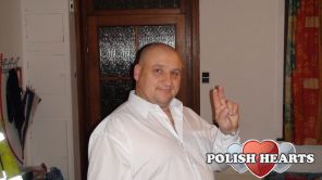 WITAM WSZYSTKIE PANIE! ! JESTEM SPOKOJNYM CZŁOWIEKIEM O ROMANTYCZNEJ DUSZY, LUBIĘ SPACERY, KINO, MUZYKĘ, KAWIARNIE. UWIELBIAM SPĘDZAĆ WOLNY CZAS Z PRZYJACI&Oacute;ŁMI, LUBIĘ GOTOWAĆ. PRAGNĘ POZNAĆ KOBIETĘ KT&Oacute;RA SZCZERZE MNIE POKOCHA I BĘDZIE MI WIE