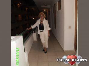 AnnaAAAA4
