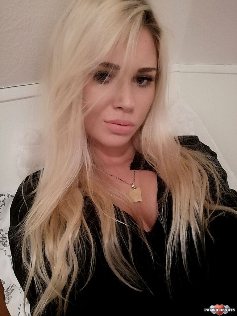 Blond włosy, niebieskie oczy, serwisy randkowe